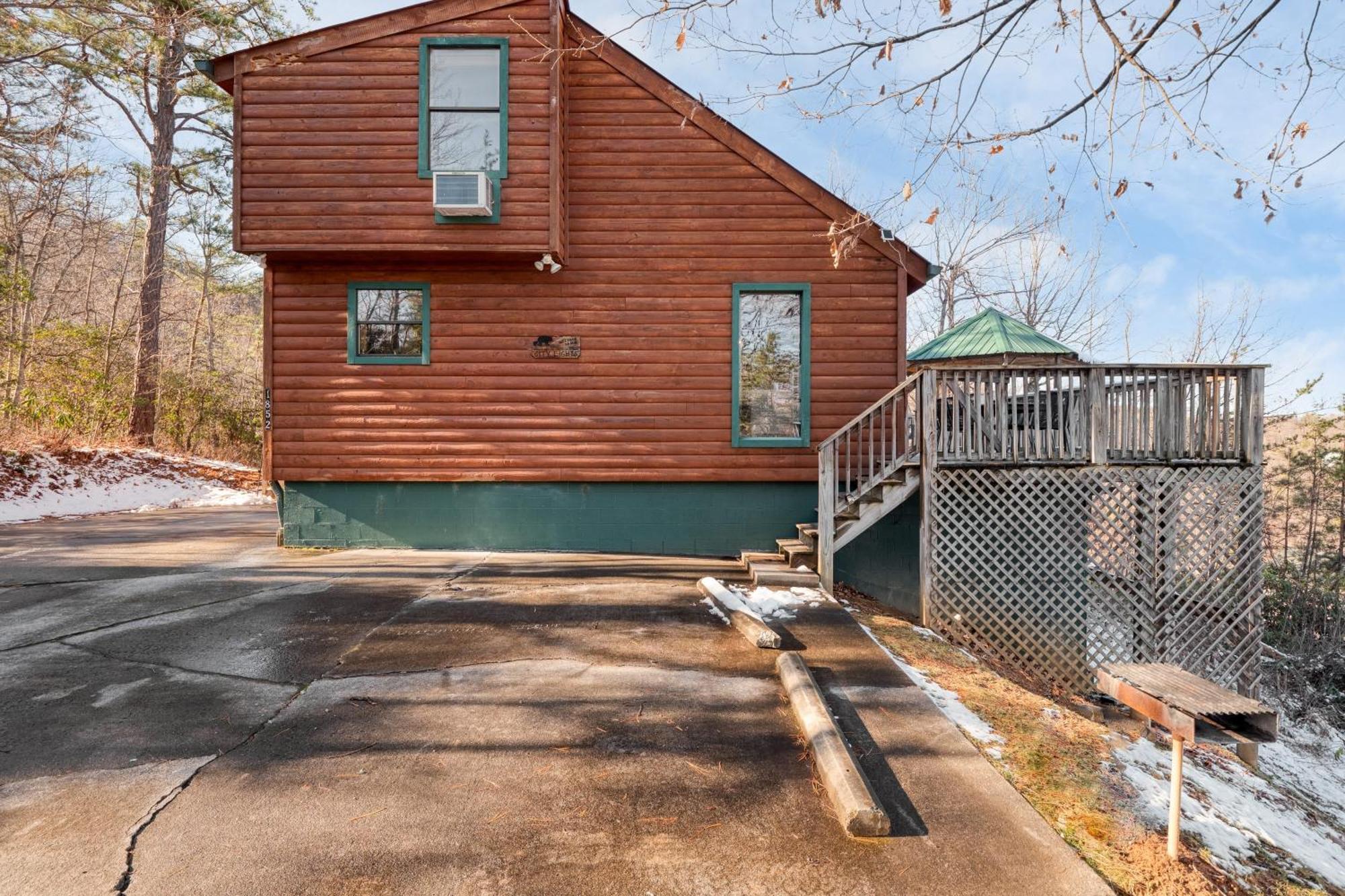 Fontana By Avantstay Gorgeous Mountain Cabin W Views Hot Tub Game Room جاتلينبرج المظهر الخارجي الصورة
