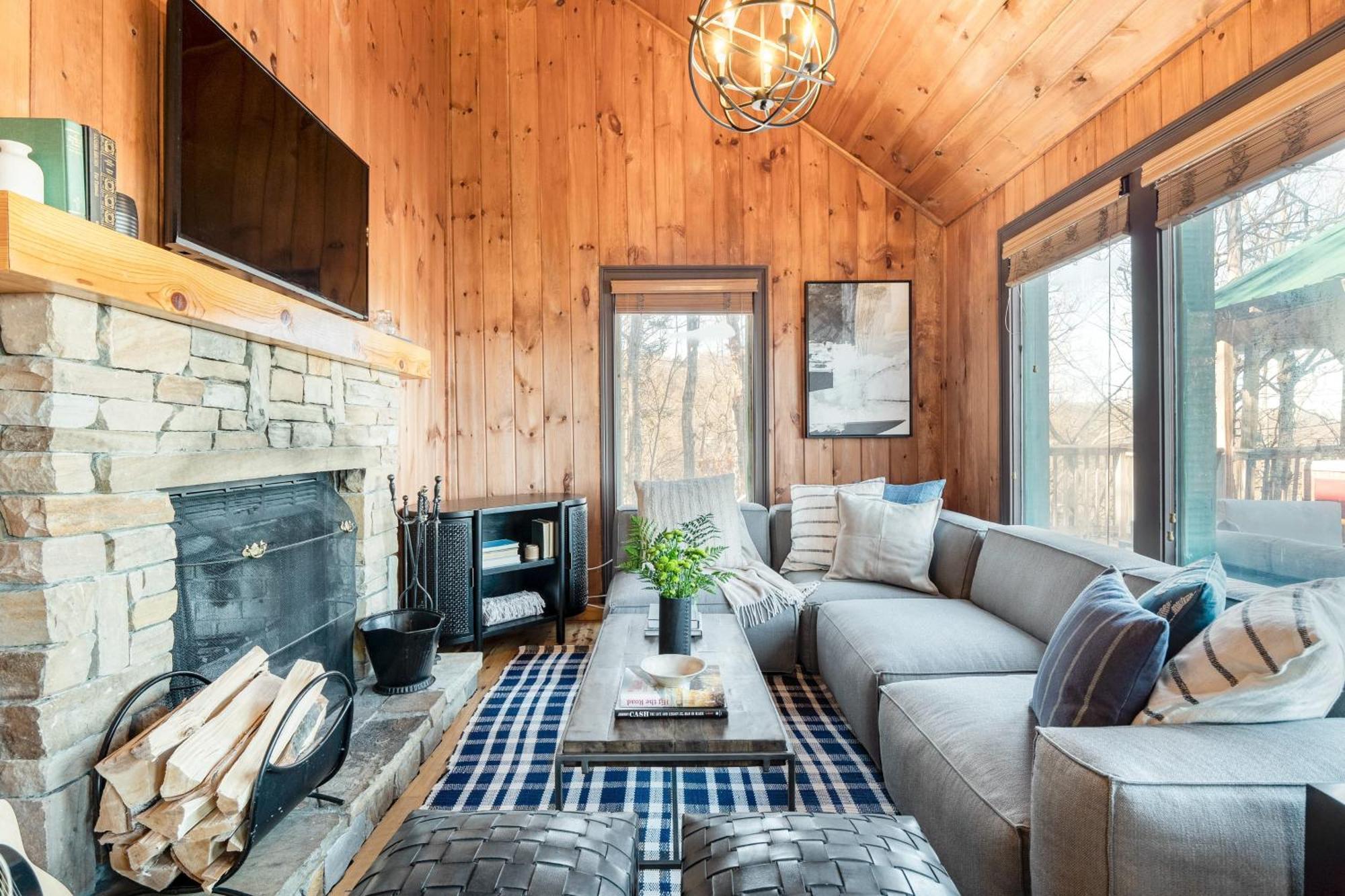 Fontana By Avantstay Gorgeous Mountain Cabin W Views Hot Tub Game Room جاتلينبرج المظهر الخارجي الصورة